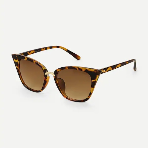 Accessories - 437-Tortoise shell Frame Sunglasses